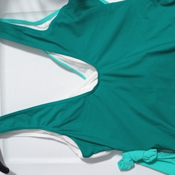 GREEN WHITE COLOR BLOCK V-NECK WRAP TIE ONE PIECE SWIMSUIT SIZE LARGE NWOT - Picture 6 of 8